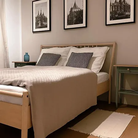 Ve Dvore S Vlastni Saunou Apartment