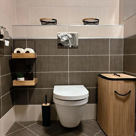 Ve Dvore S Vlastni Saunou * Kutná Hora