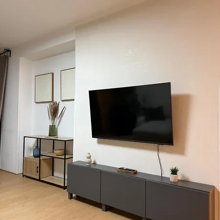 Ve Dvore S Vlastni Saunou *